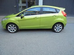 Grön Begagnad 2011 Ford Fiesta Titanium Halvkombi | 39 000 kr (Marknadspris)