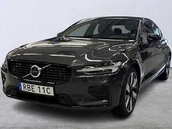 Grå Begagnad 2024 Volvo S60 Plus Sedan | 489 000 kr (Bra pris)
