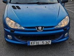 Blå Begagnad 2006 Peugeot 206 Halvkombi | 16 000 kr (Marknadspris)