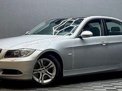 Ljusgrå (grå) Begagnad 2008 BMW 325 Advantage Sedan | 69 900 kr (Marknadspris)