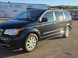 Svart Begagnad 2013 Chrysler Town & Country Minibuss | 84 000 kr