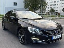 Svart Begagnad 2017 Volvo S60 Momentum Sedan | 164 000 kr (Bra pris)