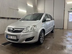 Grå Begagnad 2011 Opel Zafira Minibuss | 43 900 kr