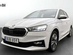 Vit Begagnad 2023 Skoda Fabia Style Halvkombi | 218 900 kr (Marknadspris)