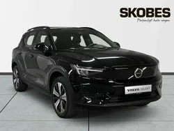 Svart Begagnad 2023 Volvo XC40 Core SUV | 359 400 kr