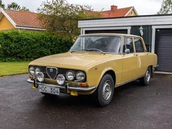 Gul Begagnad 1974 Alfa Romeo 2000 Sedan | 1 000 kr