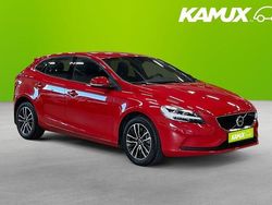 Röd Begagnad 2018 Volvo V40 Momentum Halvkombi | 219 800 kr (Marknadspris)