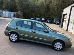 Grön Begagnad 2002 Nissan Almera Halvkombi | 22 000 kr