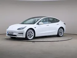 Vit Begagnad 2022 Tesla Model 3 Long Range Sedan | 305 000 kr (Marknadspris)