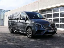 Grå Begagnad 2021 Mercedes V300 Avantgarde Minibuss | 619 900 kr (Lite dyr)