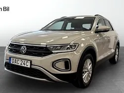 Grå Begagnad 2022 VW T-Roc Life SUV | 259 900 kr (Marknadspris)