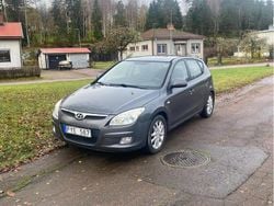 Grå Begagnad 2008 Hyundai i30 Halvkombi | 31 000 kr (Marknadspris)