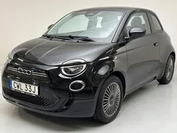 Svart Begagnad 2022 Fiat 500e Icon | 169 000 kr