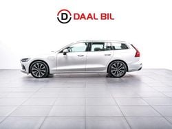 Vit Begagnad 2022 Volvo V60 Core Kombi | 309 700 kr (Marknadspris)