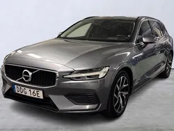 Grå Begagnad 2020 Volvo V60 Momentum Kombi | 245 000 kr (Marknadspris)