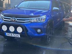 Blå Begagnad 2018 Toyota HiLux Pickup | 325 000 kr (Marknadspris)