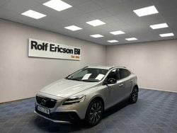 Silver Begagnad 2019 Volvo V40 CC Pro Kombi | 209 500 kr (Marknadspris)