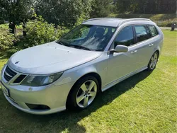 Grå Begagnad 2009 Saab 9-3 Vector Kombi | 47 500 kr (Marknadspris)