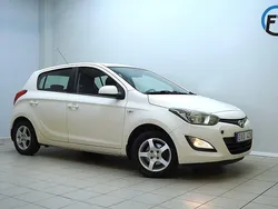 Vit Begagnad 2013 Hyundai i20 Select Halvkombi | 44 900 kr (Marknadspris)