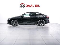 Svart Begagnad 2023 Audi Q8 e-tron S-Line SUV | 689 700 kr (Marknadspris)