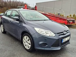 Grå Begagnad 2013 Ford Focus Trend Halvkombi | 59 900 kr (Marknadspris)