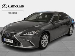 Grå Begagnad 2019 Lexus ES300H Sedan | 289 900 kr (Marknadspris)
