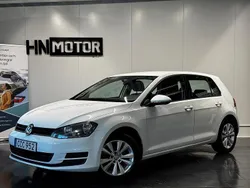 Vit Begagnad 2016 VW Golf VII Halvkombi | 134 900 kr (Marknadspris)