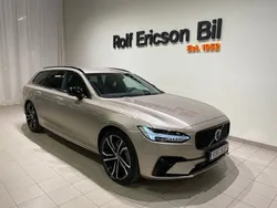 Ljusgrå (grå) Begagnad 2025 Volvo V90 Plus Kombi | 549 500 kr (Marknadspris)