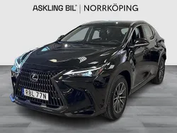 Svart Begagnad 2024 Lexus NX350h SUV | 439 000 kr (Marknadspris)