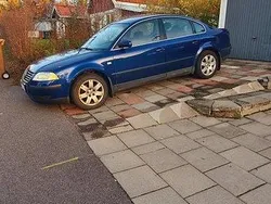 Blå Begagnad 2004 VW Passat Trendline Sedan | 24 900 kr (Dyr)