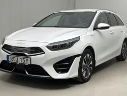 Vit Begagnad 2022 Kia Ceed | 215 000 kr
