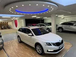 Vit Begagnad 2017 Skoda Octavia Ambition Kombi | 129 900 kr (Marknadspris)