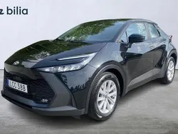 Svart Begagnad 2025 Toyota C-HR Active SUV | 349 900 kr (Bra pris)