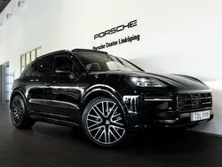 Svart (black) Ny 2025 Porsche Cayenne SUV | 1 589 800 kr (Marknadspris)