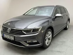 Mörkgrå Begagnad 2016 VW Passat Executive Sedan | 179 800 kr (Bra pris)