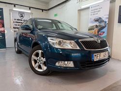 Mörkblå Begagnad 2011 Skoda Octavia Elegance Halvkombi | 64 000 kr (Marknadspris)