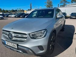 Silver (silver metallic) Begagnad 2022 Mercedes GLC300 Sedan | 395 000 kr