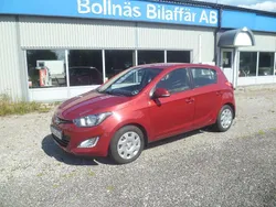 Röd Begagnad 2014 Hyundai i20 Premium Halvkombi | 69 000 kr (Dyr)