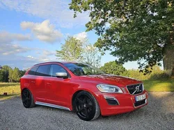 Röd Begagnad 2013 Volvo XC60 R-Design SUV | 140 000 kr (Marknadspris)