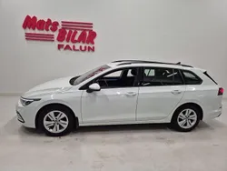 Vit Begagnad 2021 VW Golf VIII Kombi | 249 900 kr (Dyr)