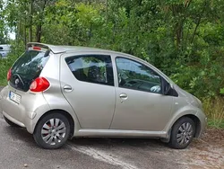 Brun Begagnad 2008 Toyota Aygo Halvkombi | 26 000 kr (Marknadspris)