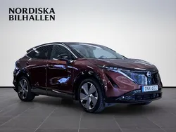 Mörkröd Begagnad 2022 Nissan Ariya 360º SUV | 389 795 kr (Bra pris)