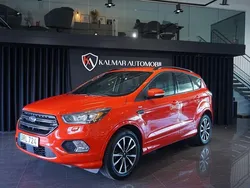 Röd Begagnad 2016 Ford Kuga ST-Line SUV | 149 900 kr (Marknadspris)
