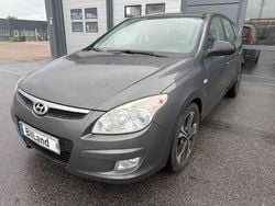 Grå Begagnad 2008 Hyundai i30 Halvkombi | 39 900 kr (Marknadspris)