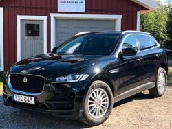 Svart Begagnad 2019 Jaguar F-Pace SUV | 199 000 kr (Marknadspris)