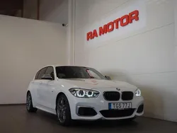 Vit Begagnad 2016 BMW M140 M Sport Halvkombi | 289 900 kr