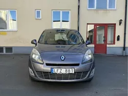 Grå Begagnad 2011 Renault Grand Scénic III Minibuss | 40 000 kr (Bra pris)