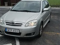Silver Begagnad 2005 Toyota Corolla Halvkombi | 30 000 kr (Bra pris)