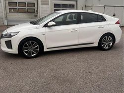 Vit Begagnad 2017 Hyundai Ioniq Eco Halvkombi | 153 000 kr (Marknadspris)
