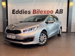Grå Begagnad 2015 Kia Ceed Halvkombi | 89 900 kr (Marknadspris)